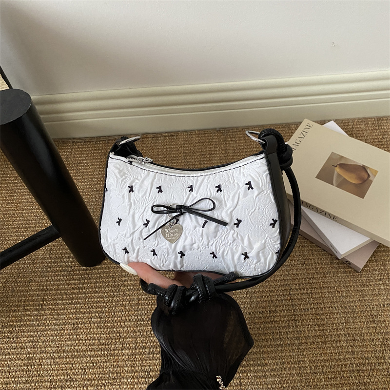 Niche Design Casual Fashion Shoulder Bag with a Simple Texture, New Style Women's Bag, 2026 Summer Personalized Underarm Bag