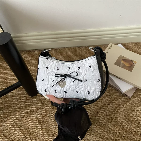 Niche Design Casual Fashion Shoulder Bag with a Simple Texture, New Style Women's Bag, 2026 Summer Personalized Underarm Bag