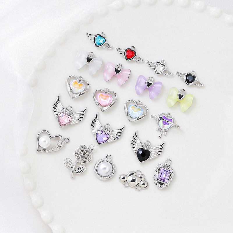 4g Weight Pendant Jewelry Making Type DIY Jewelry Accessories Classification 1 Piece Quantity Alloy Material Heart Shape, Rose Pattern Plating Design Simple Style, Classic Style Style 1 Piece Alloy Heart Shape Rose Pendant 2