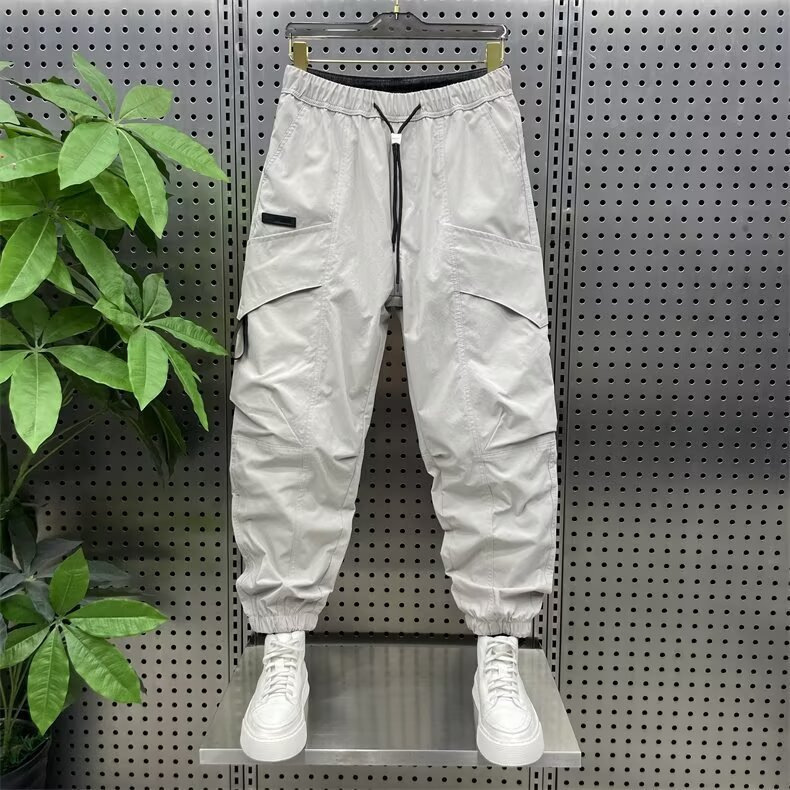 Autumn Curved-Cut Cargo Pants for Men, Three-Dimensional Tailoring, Breathable, Suitable for Outdoor Wear, Jogger-Style Cropped Pants, Versatile Casual Pants, Light Mature Style Autumn Curved-Cut Cargo Pants for Men, Three-Dimensional Tailoring, Breathable, Suitable for Outdoor Wear, Jogger-Style Cropped Pants, Versatile Casual Pants, Light Mature Style