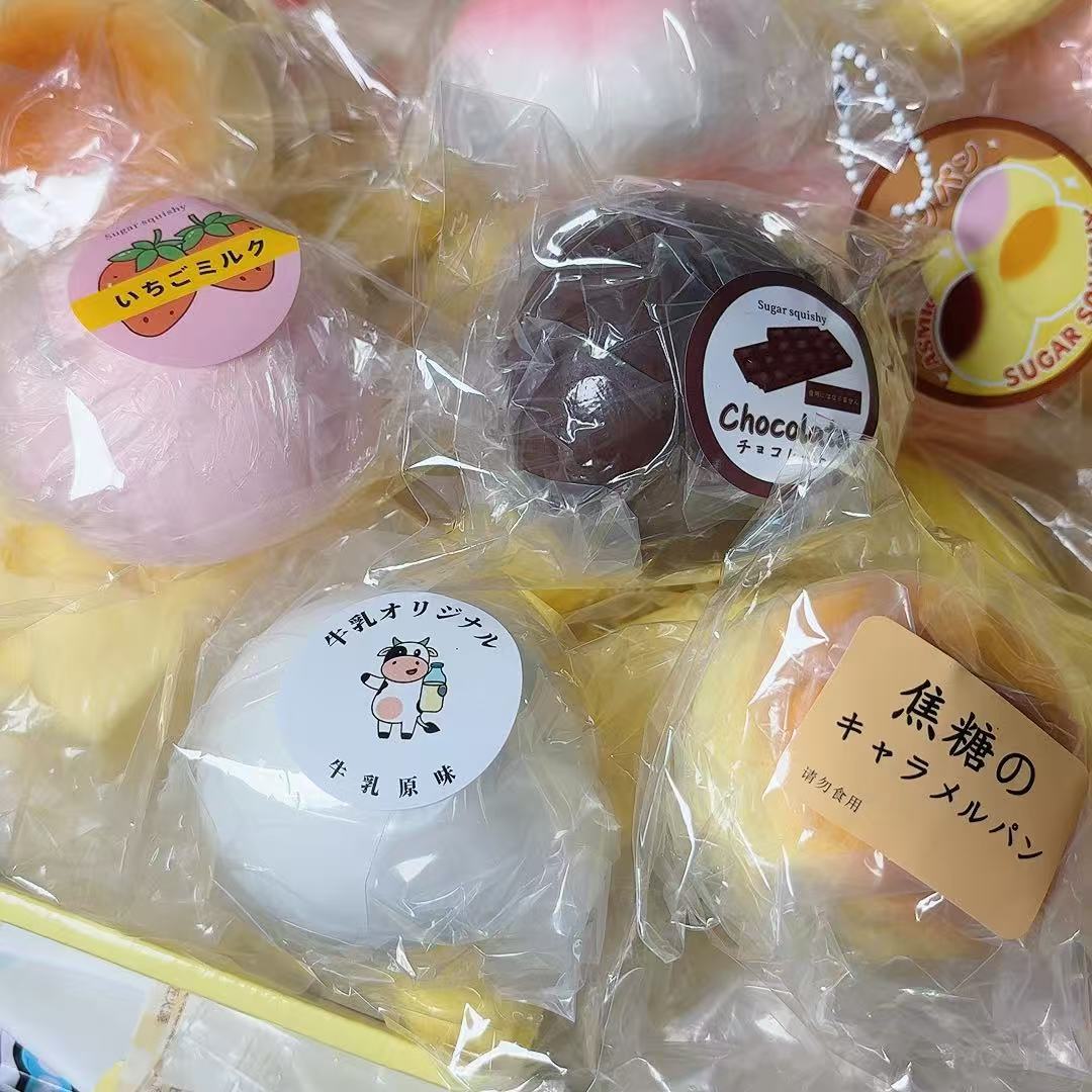 빵에 느린 반동이 있는 무작위의 부드러운 그림 1개