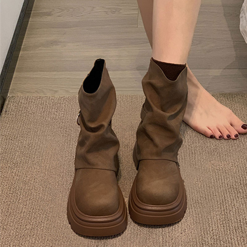 Super caliente, botas Martin de altura, botas medias de suela gruesa para mujeres, otoño de 2026, nuevas botas cortas de estilo británico de alto nivel