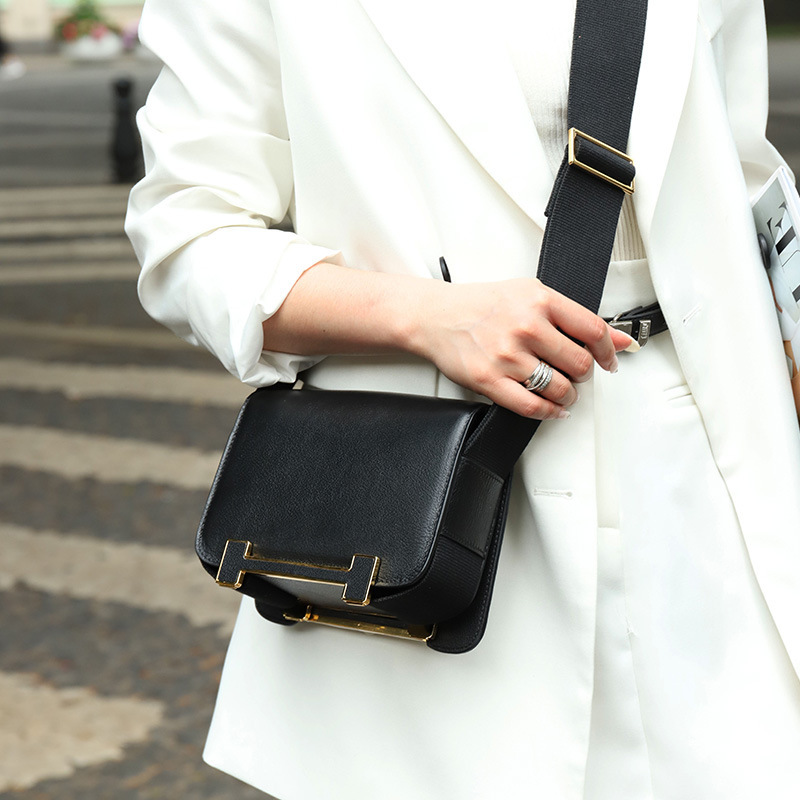 New Style Woven Wide Shoulder Strap Clog Bag Genuine Leather Fashion Shoulder Crossbody Small Square Bag Internet Celebrant Same Style Kangkang Tofu Bag