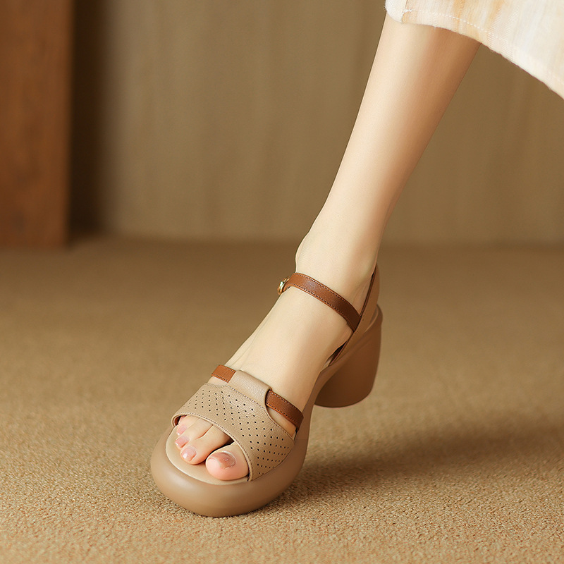 高跟鞋2024夏季新款女鞋粗跟中跟拼色露趾凉鞋一字带高跟洞洞鞋