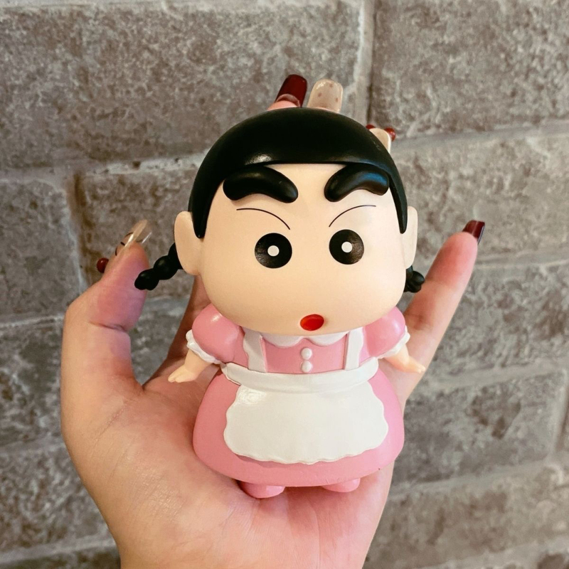 クレヨンしんちゃんフィギュアスーツピンクメイドリトルトレンディなアニメモデル人形デスクトップ車の装飾品誕生日|undefined