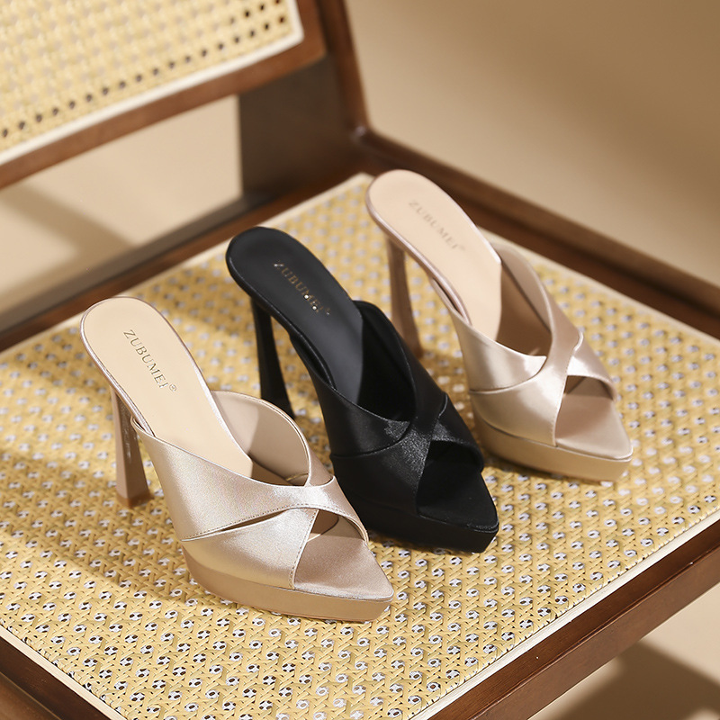 Sandal cao gót nữ mũi nhọn hở ngón, gót nhọn 9 cm, đế platform dày dáng — màu đen