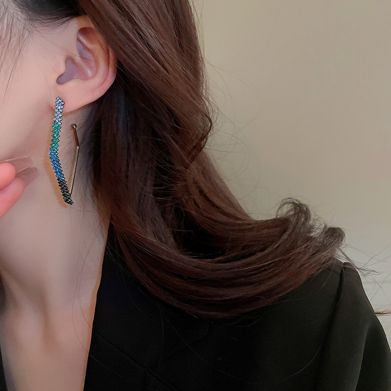 13g Weight Rhinestones Inlay Material Ear Studs Classification 1 Pair Quantity Daily Occasion Metal Material Geometric Pattern Women'S Gender Inlay Design Fashion Style 1 Pair Fashion Geometric Metal Inlay Rhinestones Women's Ear Studs 3