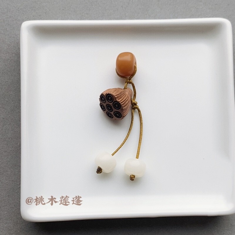 卸売り菩提隔珠桃木蓮蓬ペンダント流蘇小ペンダント手串diy小提溜アクセサリーブレスレット装飾|undefined