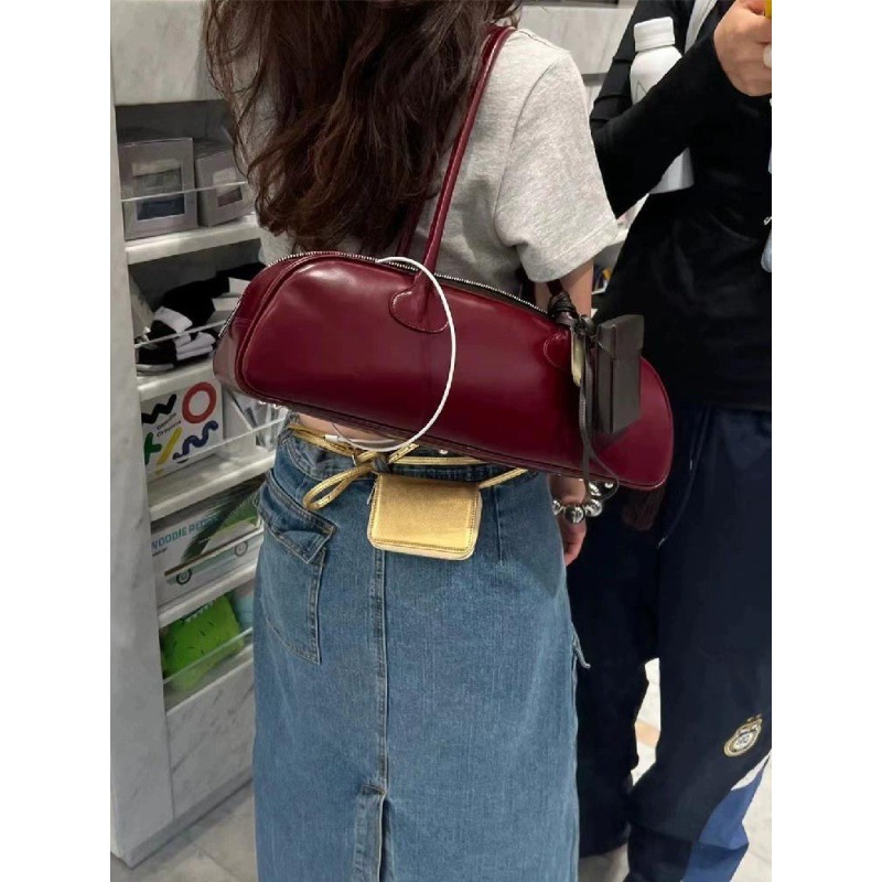 표준이없는 버건디