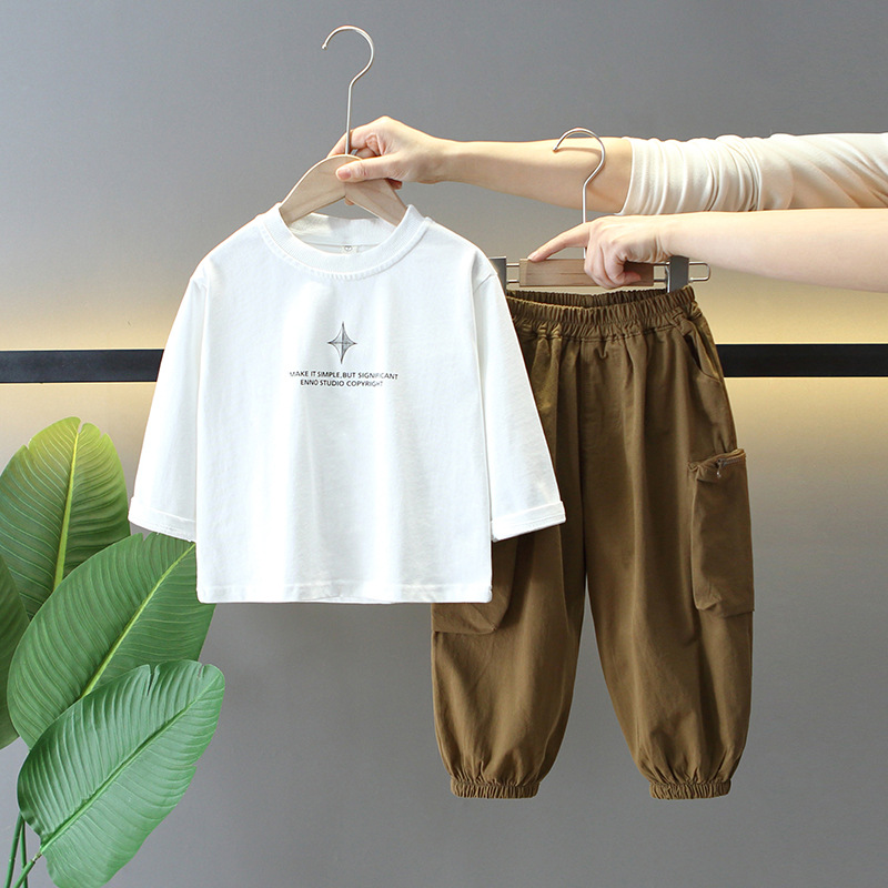 6129 Traje de primavera y otoño para niños 2025 nuevo estilo fresco y guapo primavera versión coreana de tres piezas bebé frita calle guapos ropa de trabajo marea