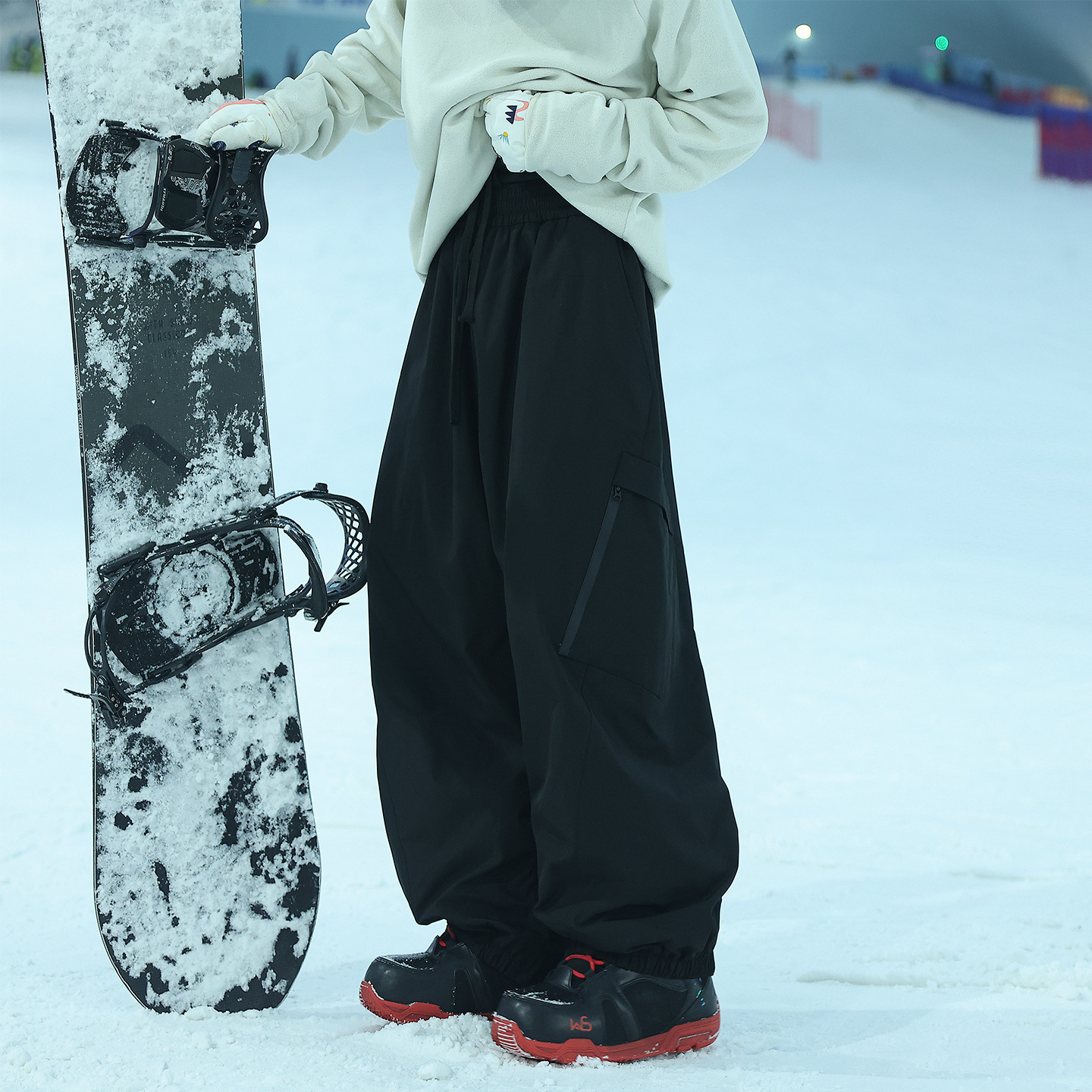 Snow Country Ski Resort's Popular Snow Pants for Men, New Winter Couple's Windproof, Waterproof, Stain-Resistant, Thickened, and Cuffed Ski Pants