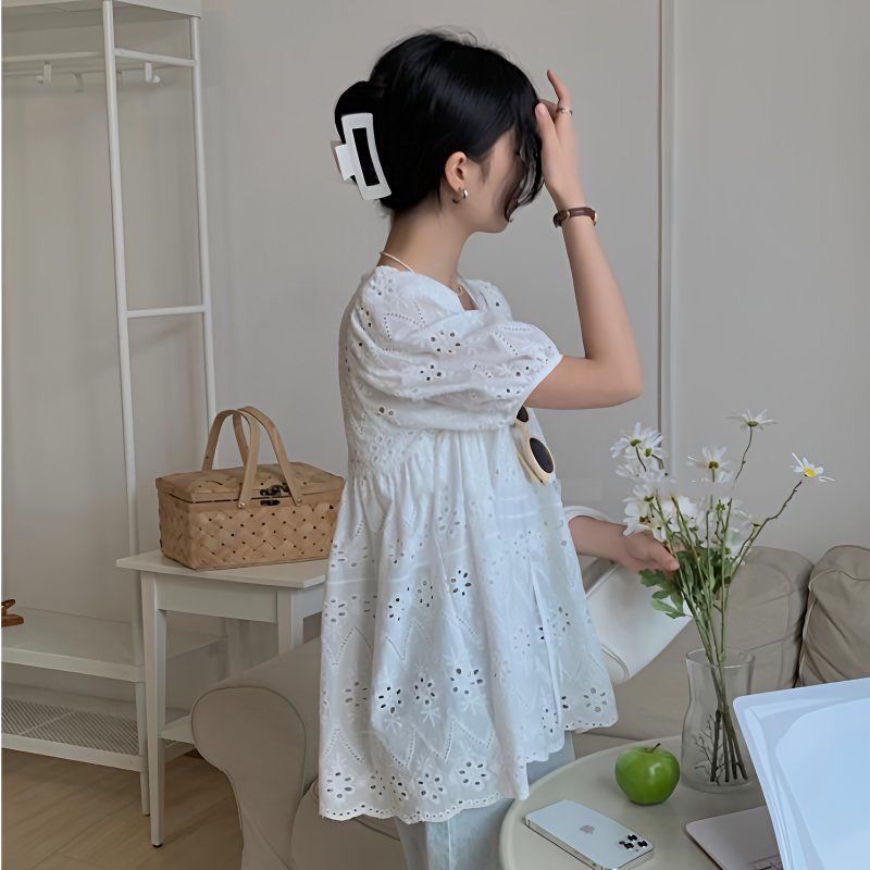 French Chic Puff-Sleeve Hollow Lace V-Neck Short-Sleeve Shirt for Women, New Summer Design, Niche Top