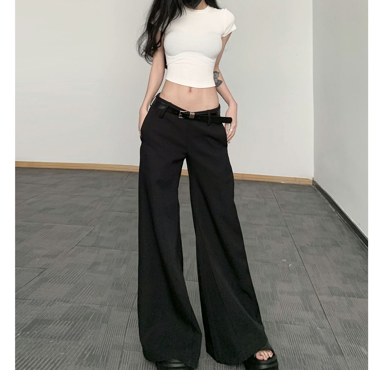 高个子小众黑色V型低腰休闲西裤女新款廓形显瘦微喇宽松阔腿长裤