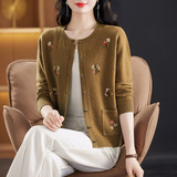 2025新款中老年女装秋装针织开衫妈妈装绣花外套长袖100%羊毛衣，女装针织衫/毛衣，妃慕昵服饰