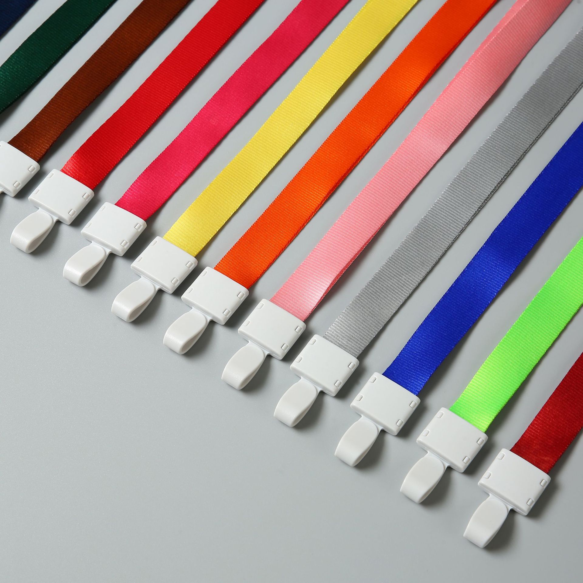 Juego de tarjetas de identificación cordón procesamiento al por mayor impresión l cuerda de tarjeta de estudiante exhibición gancho de plástico de oficina del campus cordón de protección ambiental