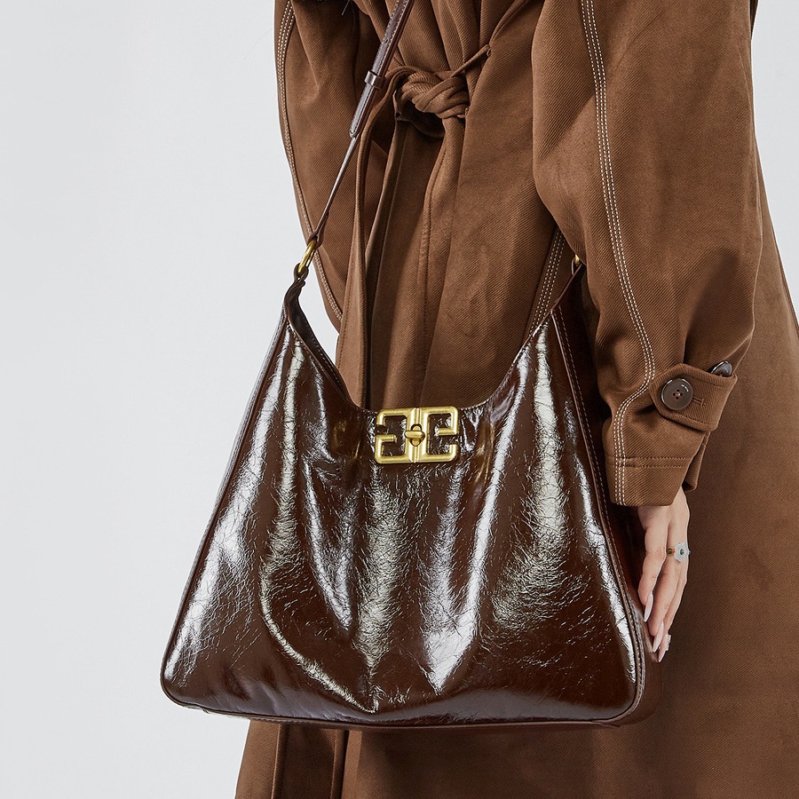 Bolso clásico de hombro único de alta sensación 2024 bolso axilar de cuero de vaca de nueva capa de cabeza bolso tote de gran capacidad