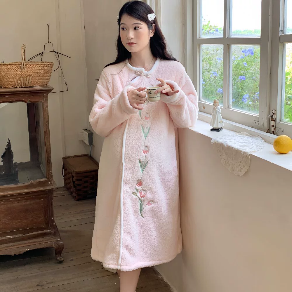 [Спот 88128] Мягкая зимняя фланель китайский стиль t беременная женщина послеродовая кормящая ночная рубашка