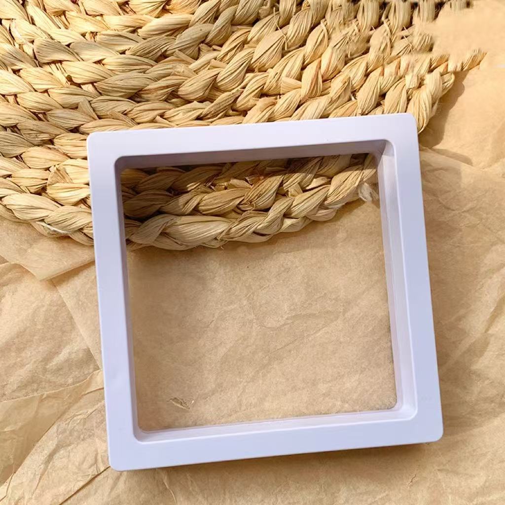 Matching white suspension box