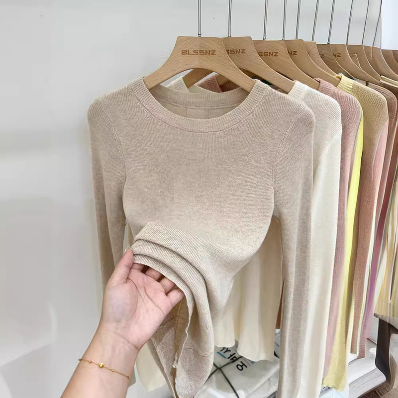 Green Long-Sleeve Knit T-Shirt for Women, Summer Top, 2026 New Style, Simple Versatile Regular Shoulder Base Shirt, Thin Style Green Long-Sleeve Knit T-Shirt for Women, Summer Top, 2026 New Style, Simple Versatile Regular Shoulder Base Shirt, Thin Style