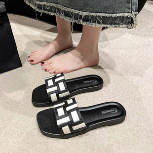Europe and the United States cross-border 2024 summer foreign trade new thick bottom one-character color matching square head fashion women's plus size sandals