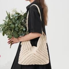 新しい高級感のある綿糸草編みバッグ、女性用手作りの透かし編みバッグ、大容量で多用途なショルダーバッグ、休暇やビーチバッグ