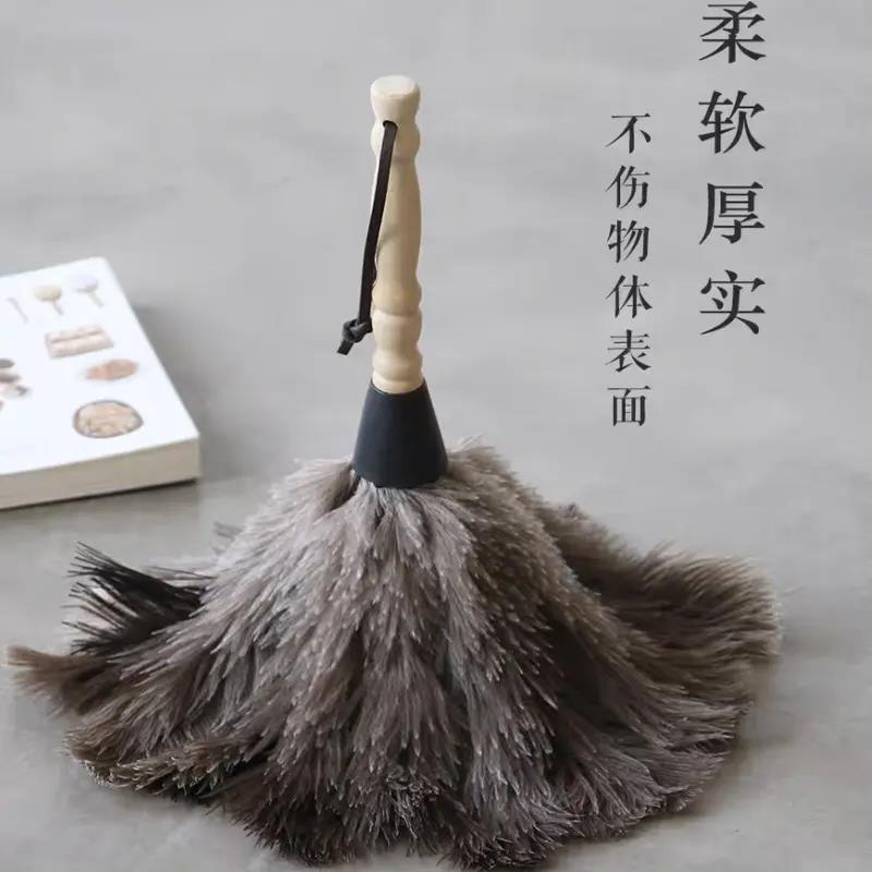 Solid wood threaded handle ostrich feather [total length approximately 36cm]