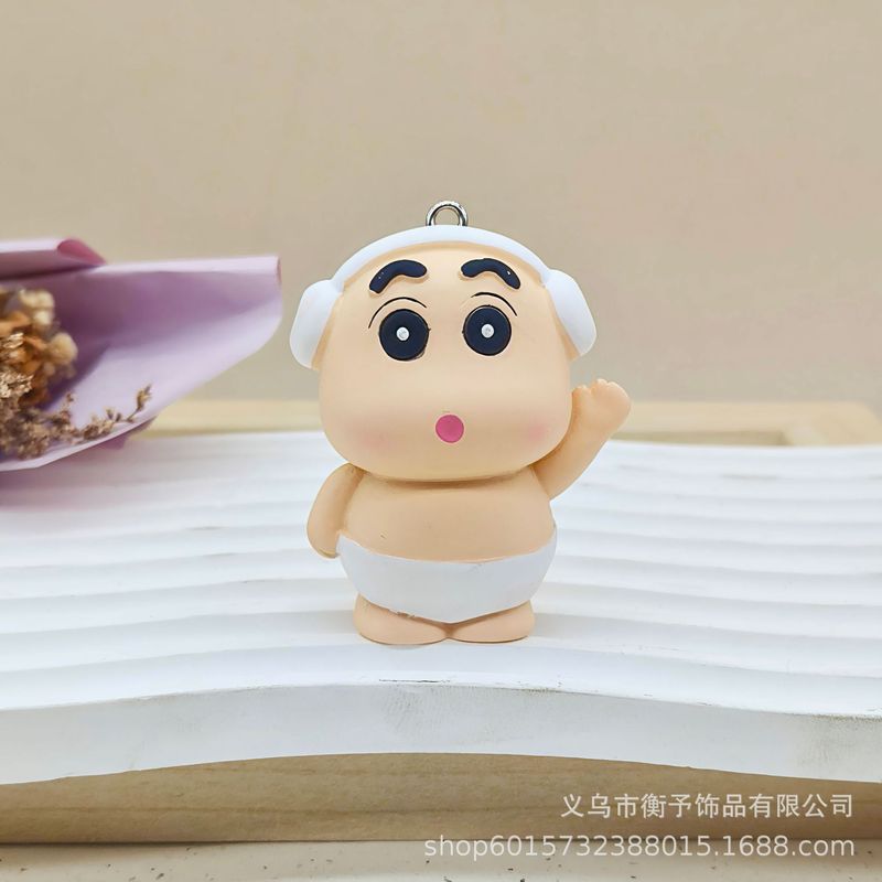 漫画かわいい樹脂クレヨンしんちゃんのキーホルダーのアイデアの立体的な小さな置物のテーブルの装飾の贈り物の卸売り|undefined