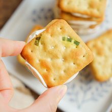 一块古早味！手工牛轧饼干 牛扎夹心风味糖香葱苏打饼包邮等一味