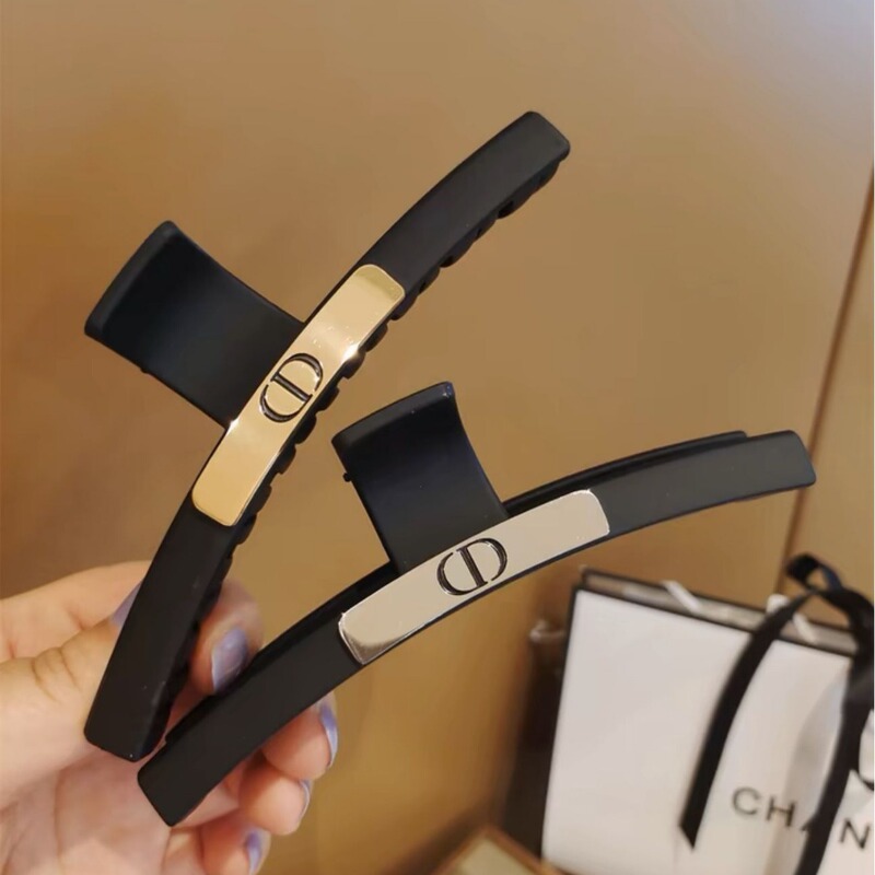 Black Matte Texture Large Grab Clip High-end Back Head Hair Accessories French New Letter Hairpin Hair Accessories Black Matte Texture Large Grab Clip High-end Back Head Hair Accessories French New Letter Hairpin Hair Accessories