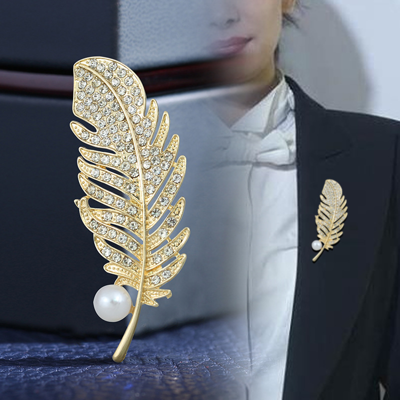 Wholesale brooch women's small fragrant feather corsage high-grade anti-light pin buckle suit fixed clothing accessories collar pin