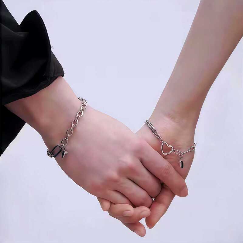Ins Love Heart Magnetic Attraction Pairing Titanium Steel Bracelets for Men and Women, Couple's Trendy Magnetic Bracelets with Hearts