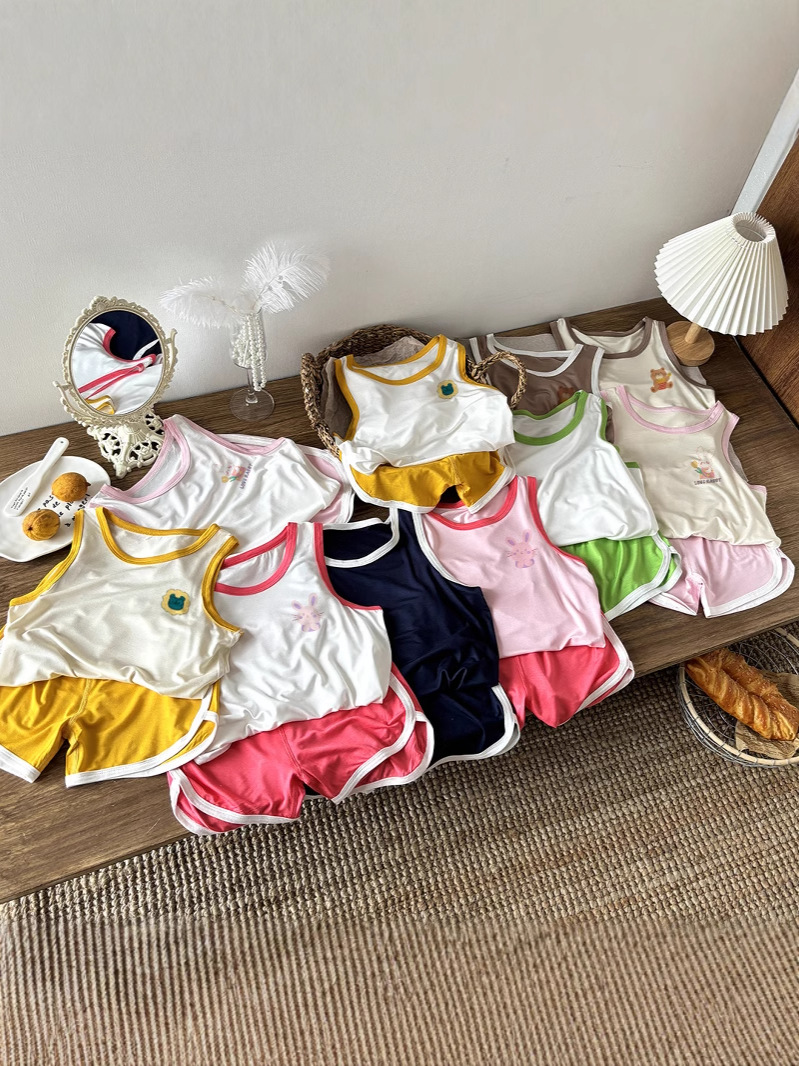 Chaleco lindo delgado modal de verano para niños de dos piezas sin mangas, los niños pequeños y medianos pueden usar ropa de hogar de verano