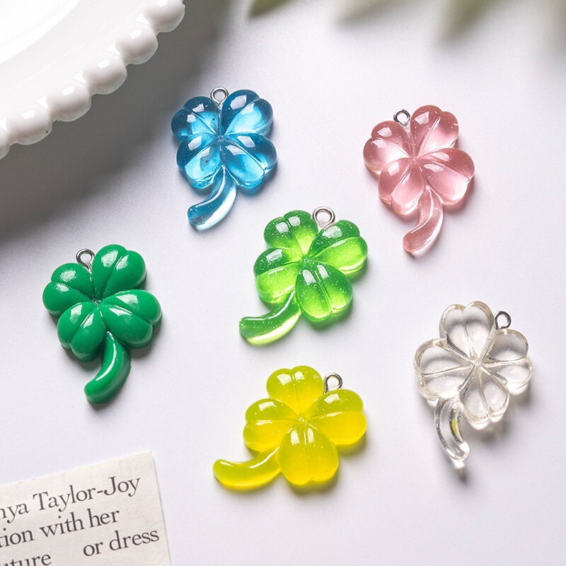 Transparent Four-Leaf Clover Pendant Resin Lucky Grass Small Pendant Bag Pendant Cross-Border Street Stall Supply Prizes Small Gifts
