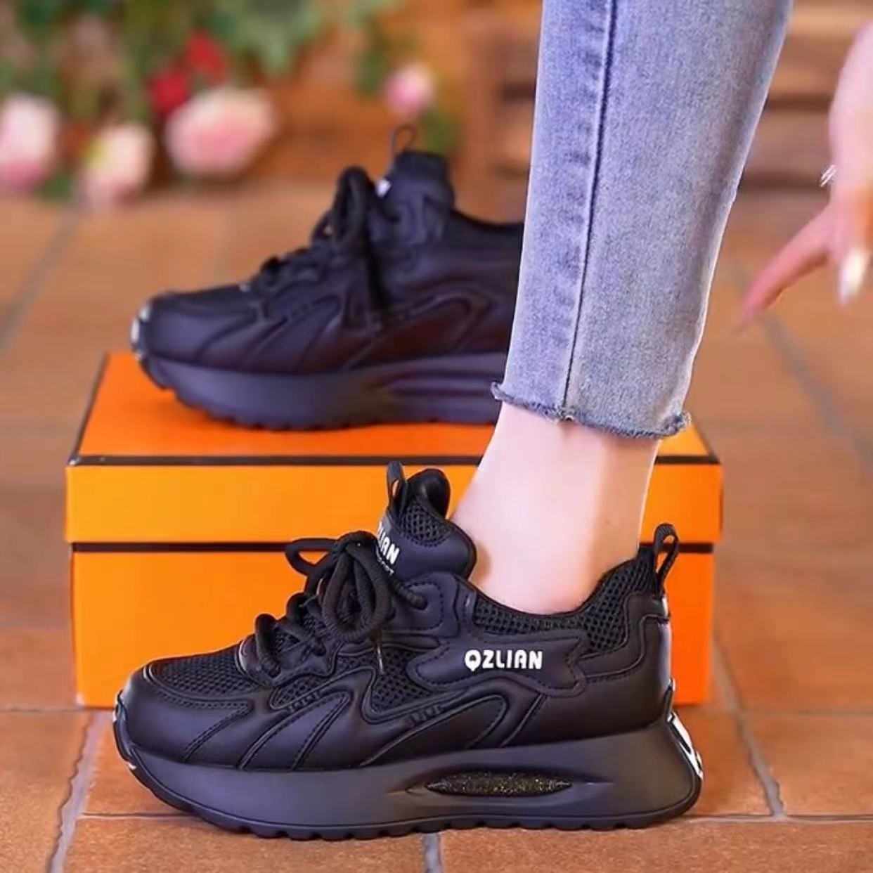 Red zapatos blancos para mujeres 2026 nuevo verano transpirable deportivo ocio suela gruesa aumentó la altura universal zapatos de moda de mujeres