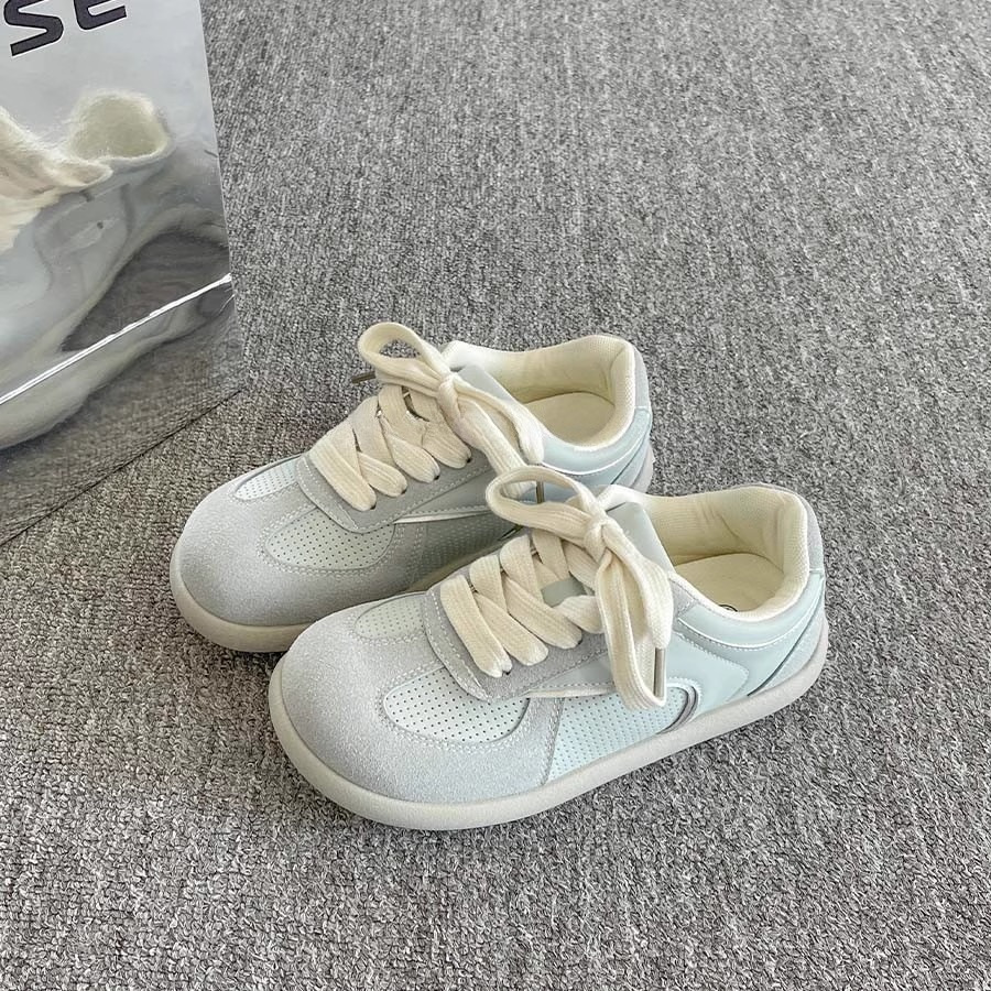 Zapatos de patina transpirables de malla para mujeres 2025 otoño nuevos zapatos de entrenamiento de estilo de estilo universal coreano color caramelo zapatos deportivos casuales blancos pequeños