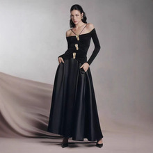 南油2025秋冬越南小众金属树叶立体金属扣配饰一字肩大摆连衣裙女