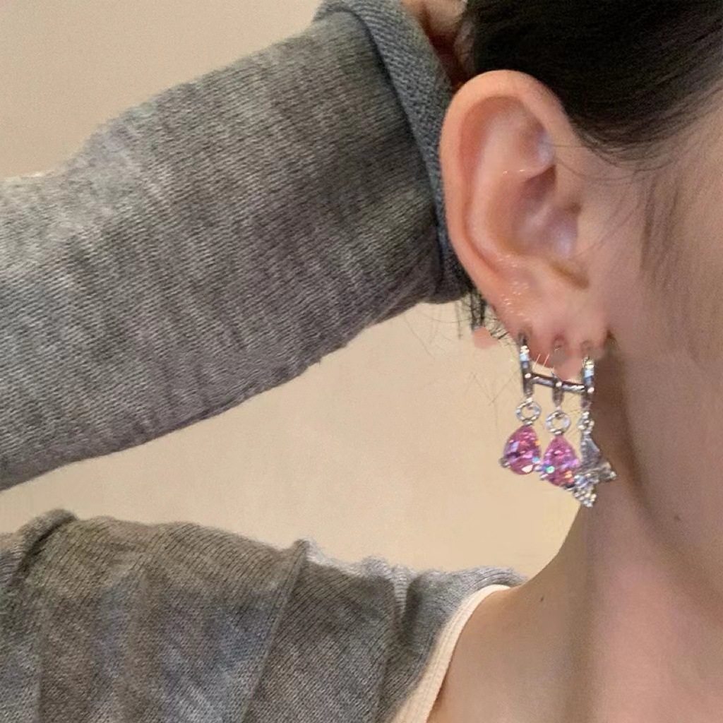 Pendientes de mariposa plisados de circón con aguja de plata Pendientes pequeños y frescos de moda simple Pendientes ligeros de lujo de alta gama al por mayor