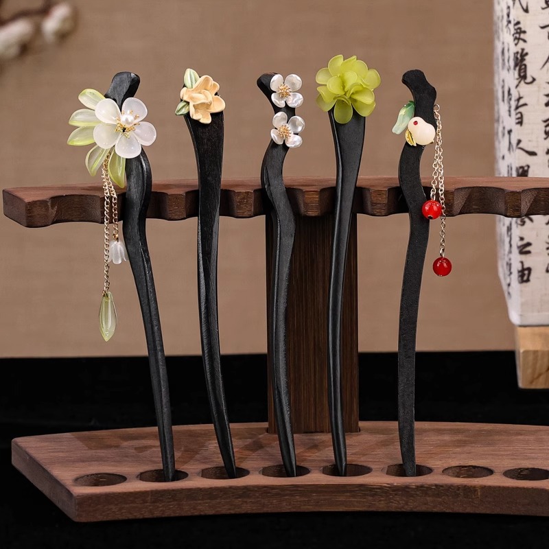 Nueva horquilla china 2025 nuevo estilo estilo antiguo horquilla mujer falda de cara de caballo de alta calidad estilo nacional horquilla de madera paso a paso horquilla tocado