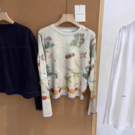 一件艺术感的长袖衫水果花印花边反缝线短款修身圆领t恤上衣