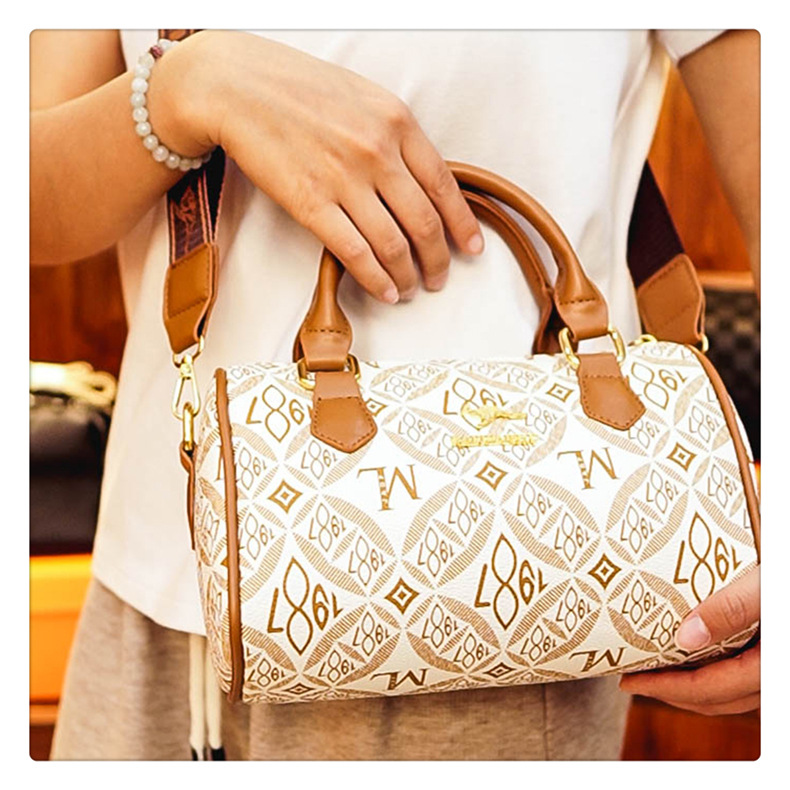 This year's popular cross-border handbag for women is the 2024 new printed letter texture light luxury Boston handbag and single-shoulder bag undefined