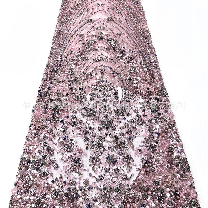 Fabricante de lujo bordado a mano Peacock Tail red tela de encaje de plata cristal perlas adornos formales tela de vestido de baile