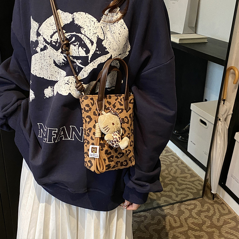 秋冬のレトロな大衆の豹の紋様の包みの女性の新型のスエードの顔の携帯電話の包みの超火のショーの金の親子の斜めのショルダーバッグ|undefined