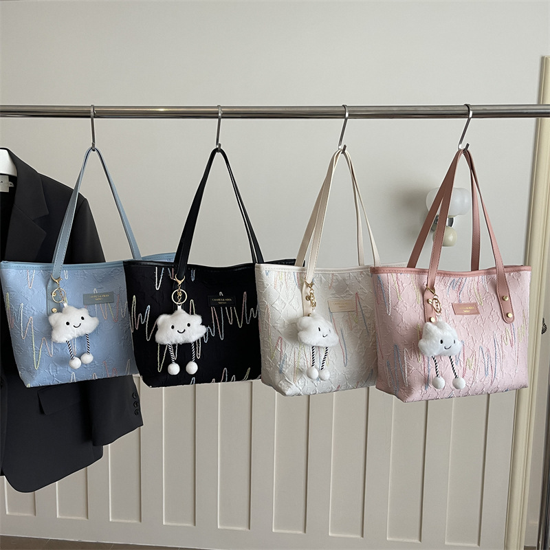 2026 New Japanese-Style Cute Cloud Tote Bag for Women, Large Capacity Commuter Shoulder Bag, Simple and Fashionable Handbag 2026 New Japanese-Style Cute Cloud Tote Bag for Women, Large Capacity Commuter Shoulder Bag, Simple and Fashionable Handbag