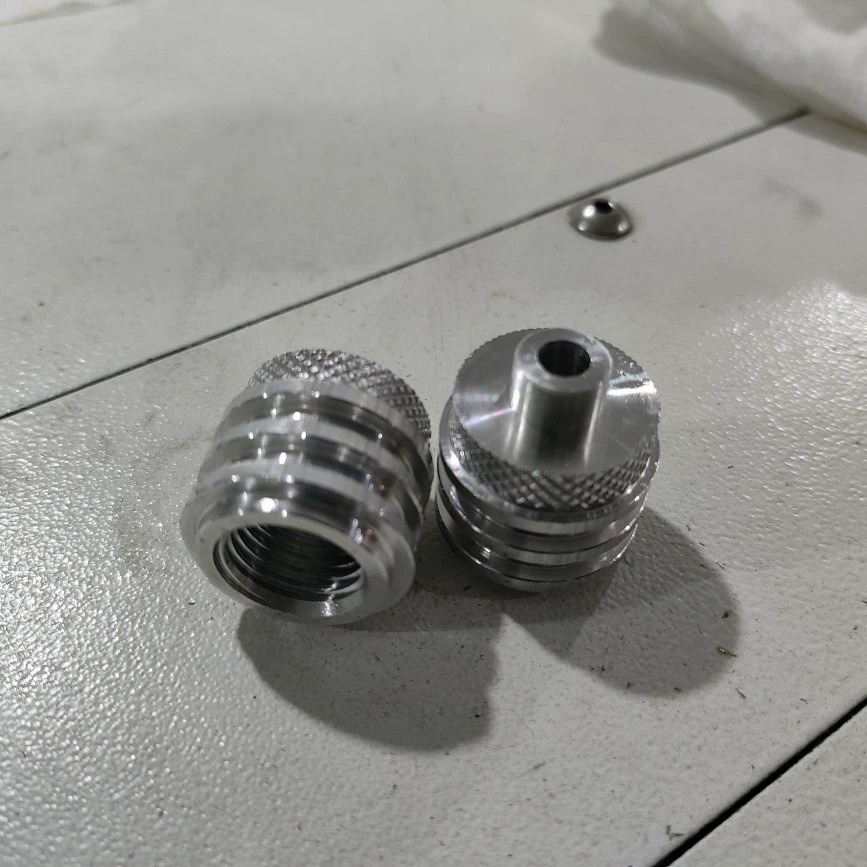 Большие гайки с накаткой из алюминиевого сплава Детали для литья под давлением из пластика Встроенные детали из алюминиевого сплава