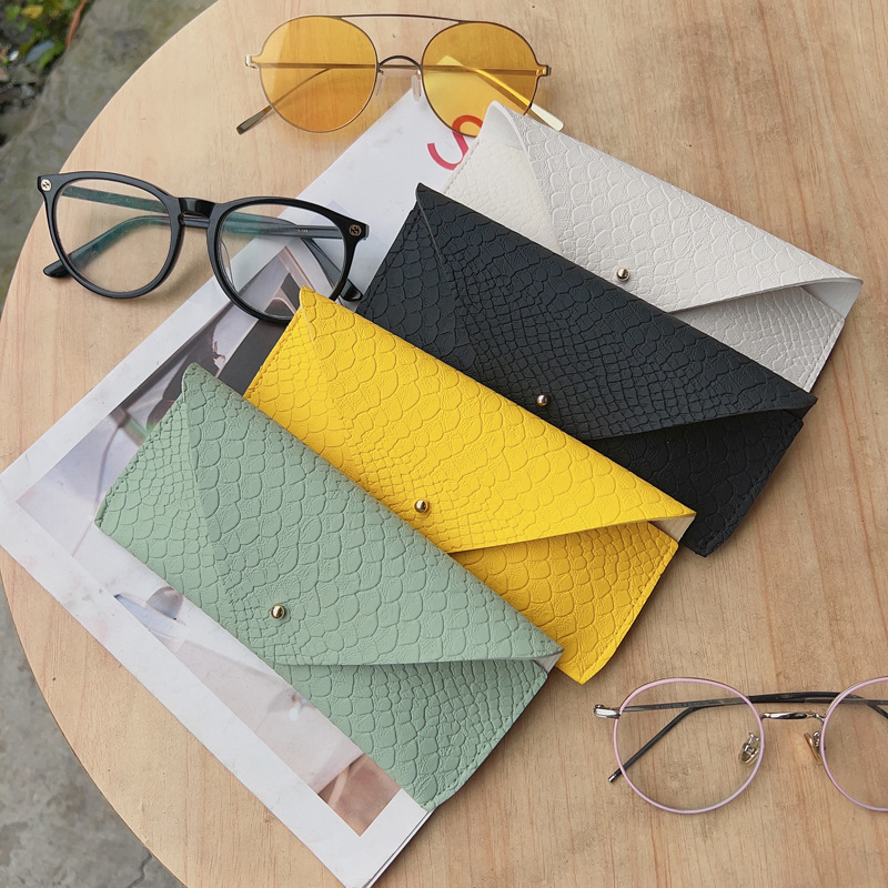 New Snake Pattern Glasses Case Multicolor Leather Nail Buckle Sunglasses Case Women's Fashion Soft Bag Large Capacity Sunglasses Case