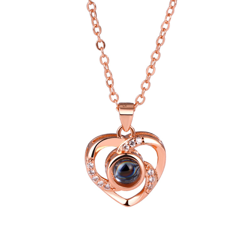 Cross-border Venta caliente amor memoria collar en forma de corazón colgante Femenino 100 idiomas te amo Cadena de clavícula