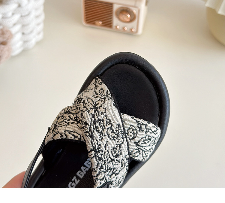 Kids Adjustable Strap Sandals Soft Sole Non Slip Beach Shoes_voghion.com
