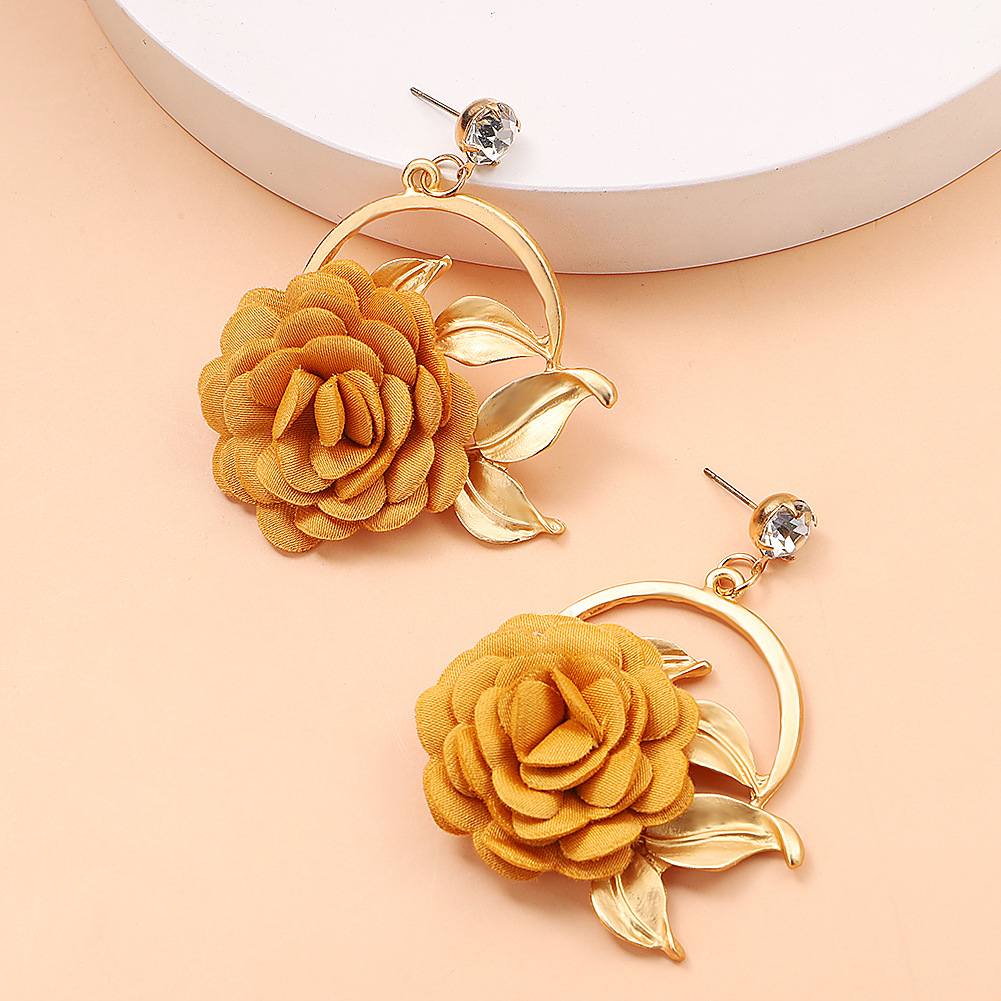 Autumn And Winter New Fabric Flower Earrings Multi-layer Petal Pasting Ethnic Flower Earrings display picture 4