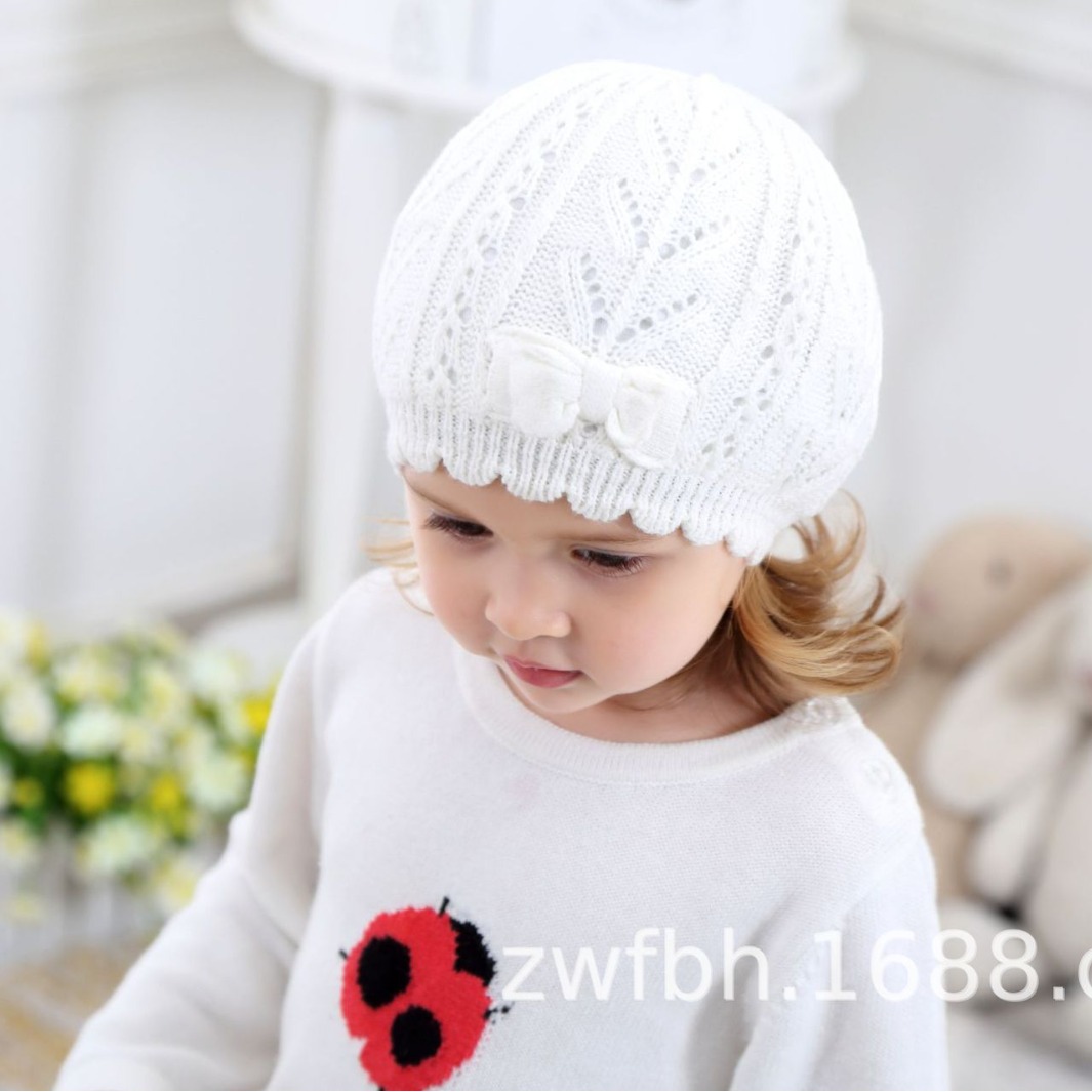 Children's demi-season knitted hat