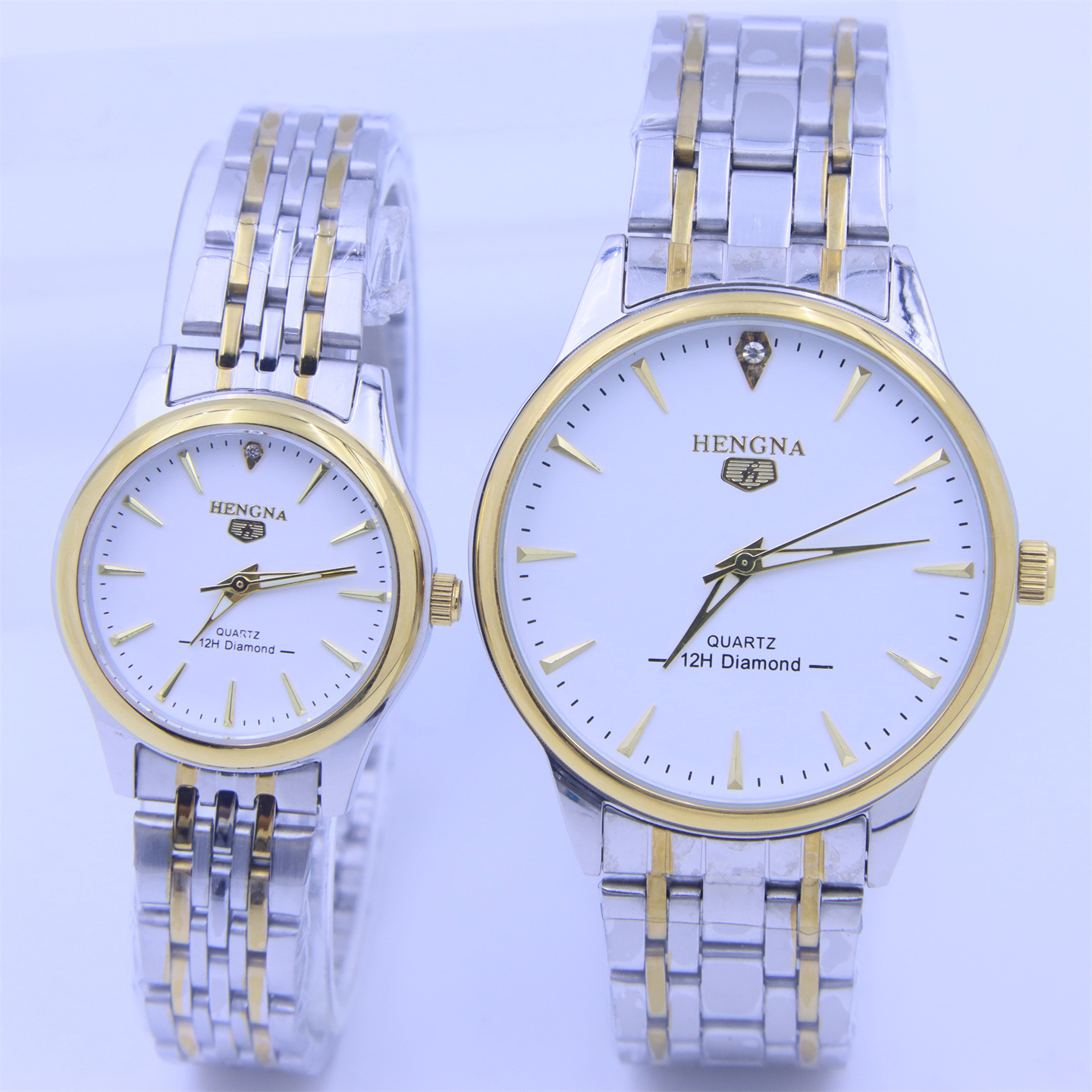 Wholesale Men's and Women's Fashion Watches, Stainless Steel Large Dial Waterproof Watches for Middle-Aged and Elderly People, Original 2035 Movement Quartz Watches